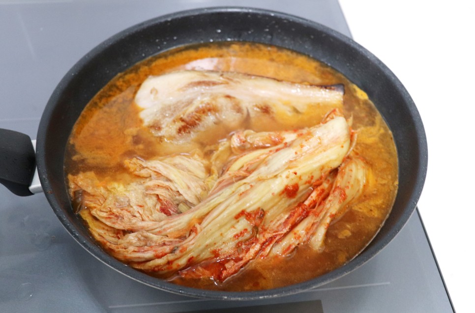 어남선생님 류수영 김치찜 레시피 돼지고기 앞다리접시 묵은김치요리