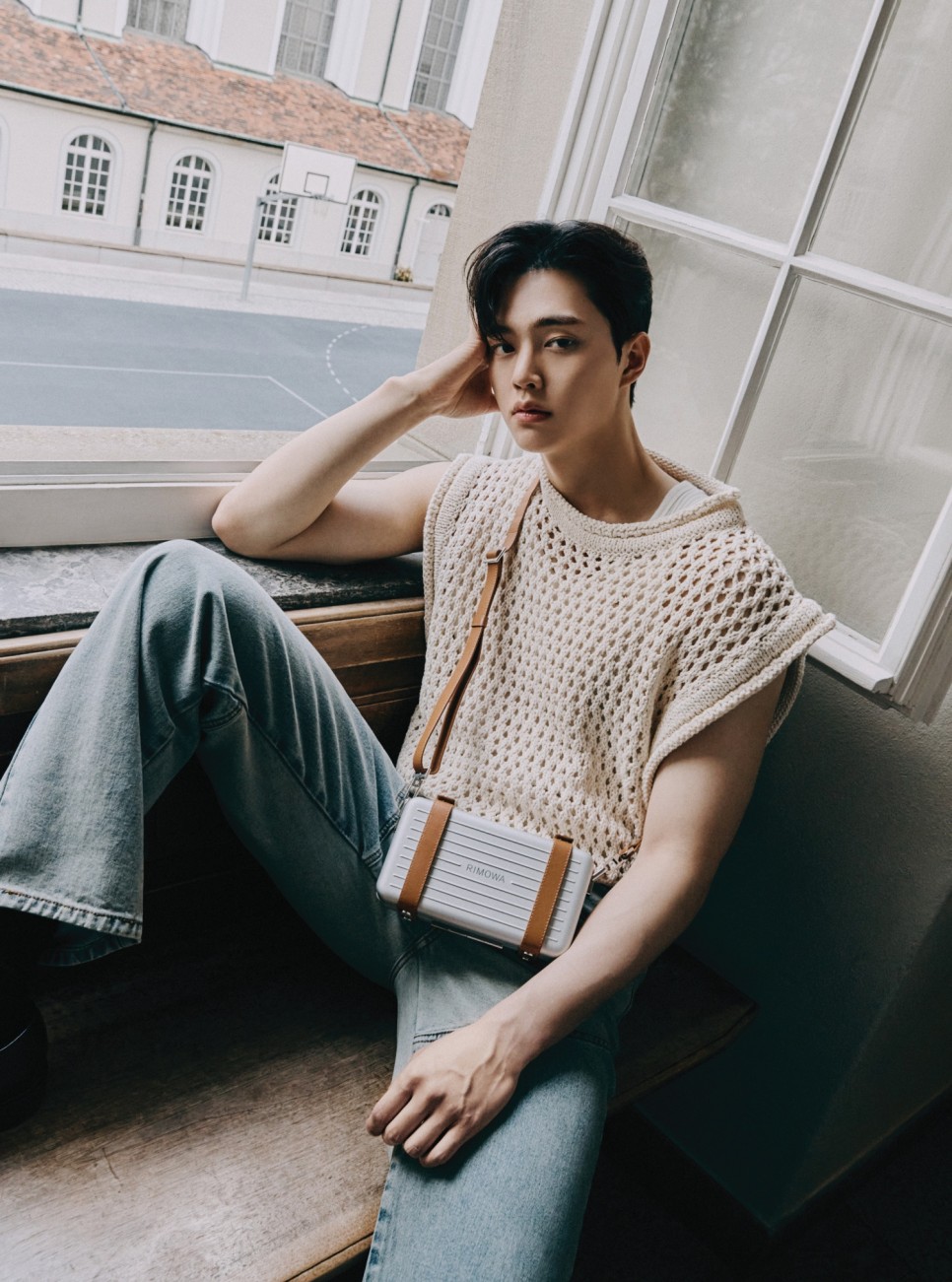 명품 캐리어 Remo와 클래식 컬렉션 x 송강 노블레스 화보 패션 : 남성 크로스백 추천! 18