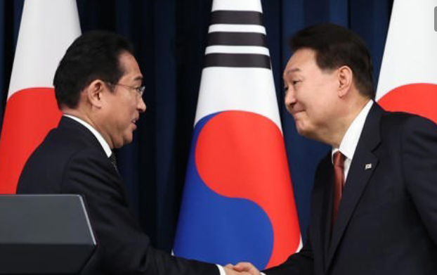  與 "미래지향적 한일 관계 새 장 열린걸까?