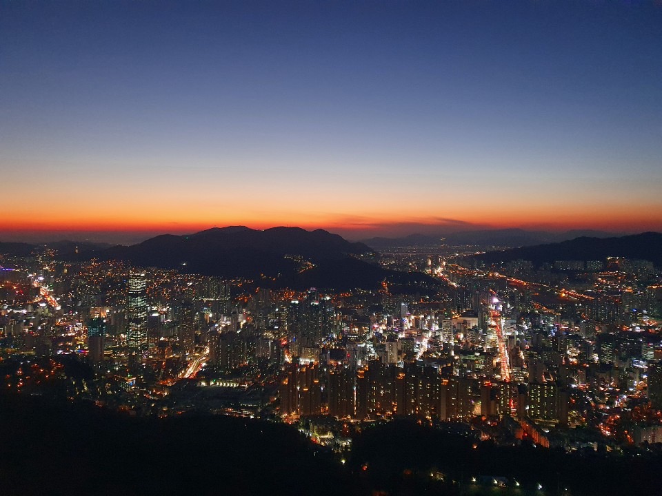 황령산에서 바라본 부산의 야경