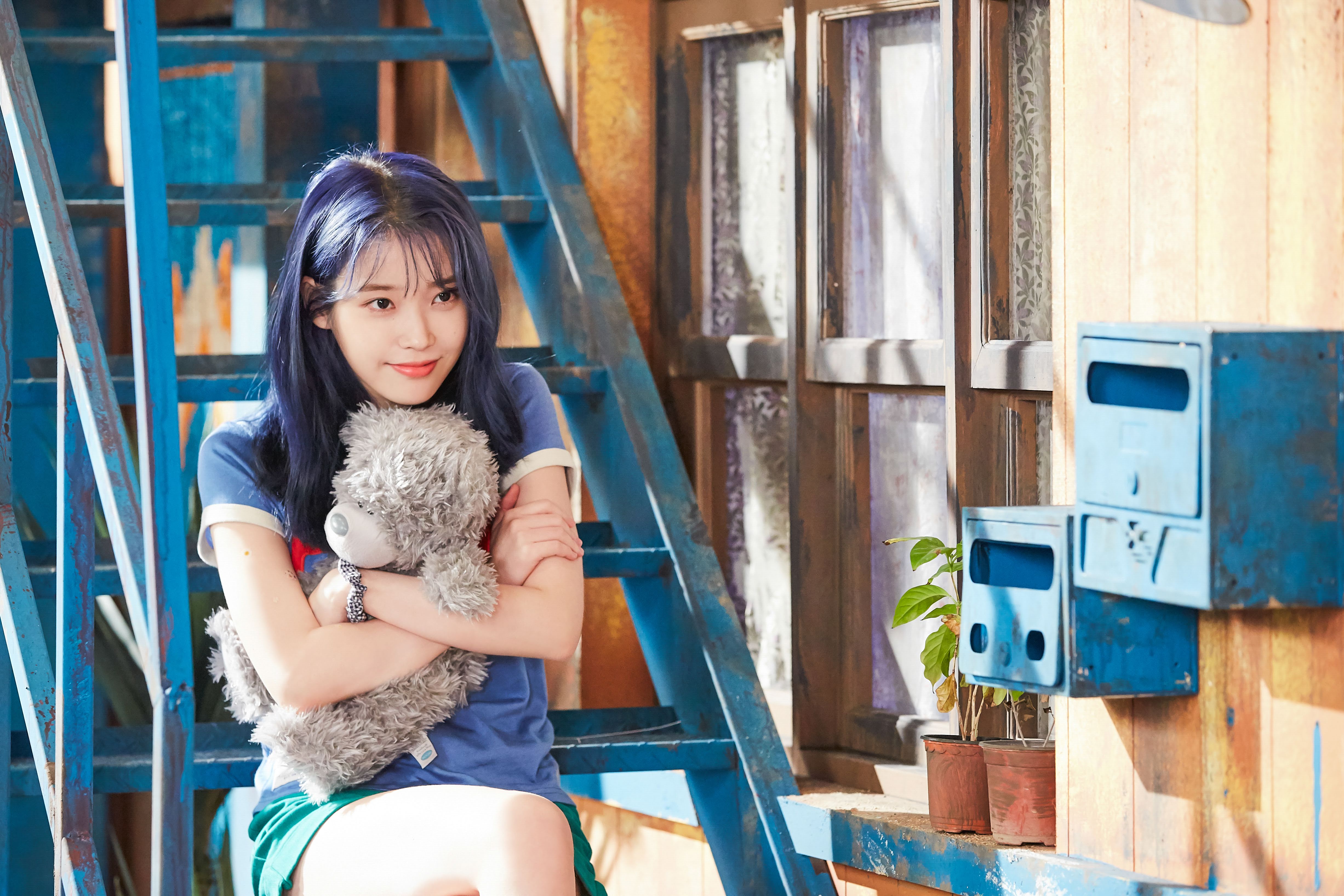 Iu Blueming Mv Behind Still Hd Photo