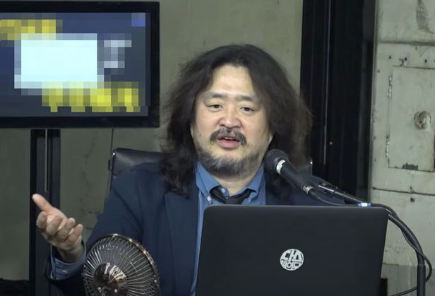  김어준, 이동재 전 채널A 기자 명예훼손 혐의 경찰 출석 TBS 방송 ‘김어준의 뉴스공장’과 유튜브 ‘김어준의 다스뵈이다’ 등을 통해 약 10차례에 걸쳐 자신에 대한 허위 사실을 유포