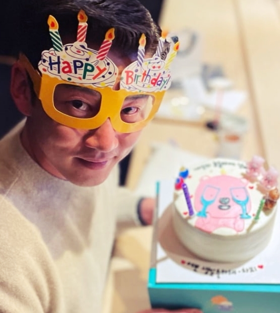 윤계상 루피 생일 축하 케이크