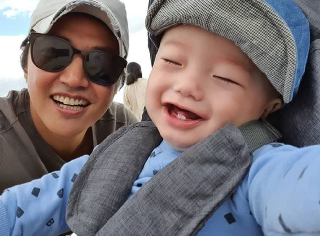  윤상현 메이비 부부 자녀 근황 화제