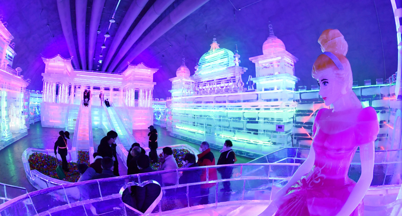 화천산천어축제 실내얼음광장