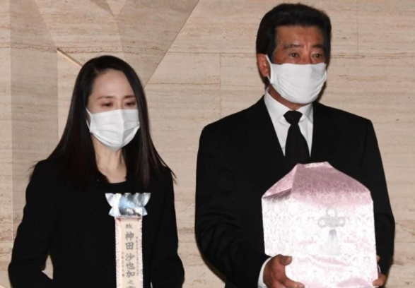  칸다 사야카 사망 원인 겨울왕국 성우