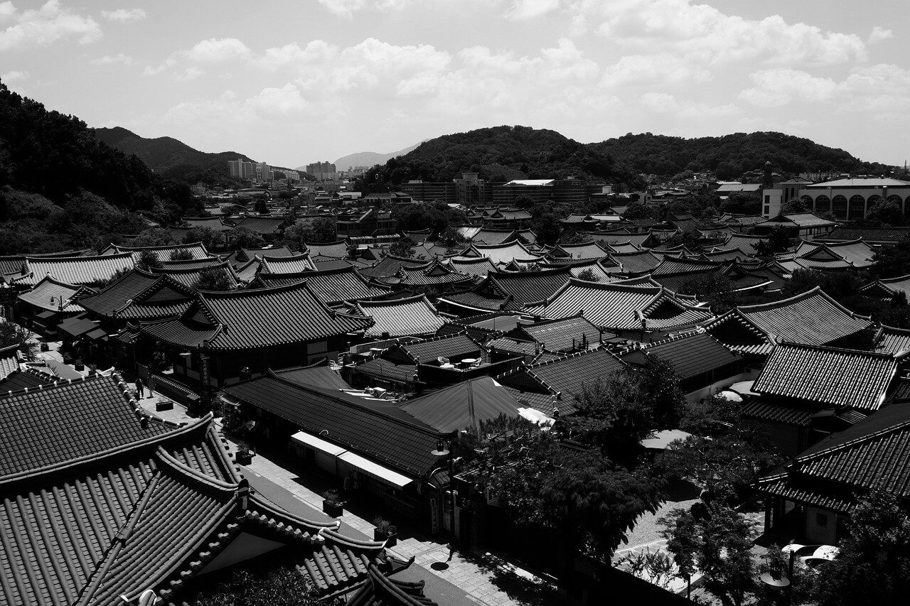 전주-한옥마을의-한옥-지붕들