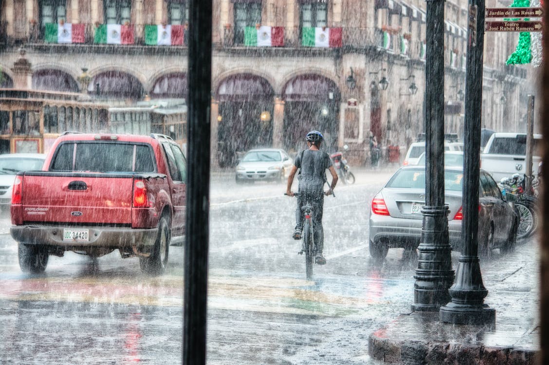 폭우 자전거 도시