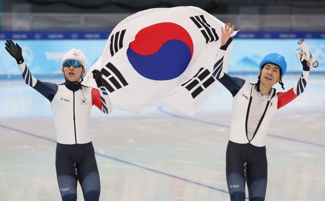  (스피드 스케이팅 남자 매드스타트) 정재원 c 은메달 이승훈 c 동메달