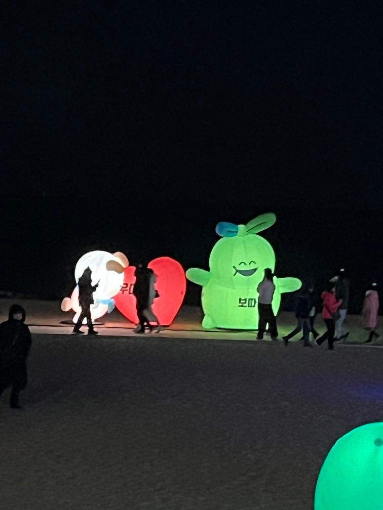 해운대해수욕장 풍선조형물입니다