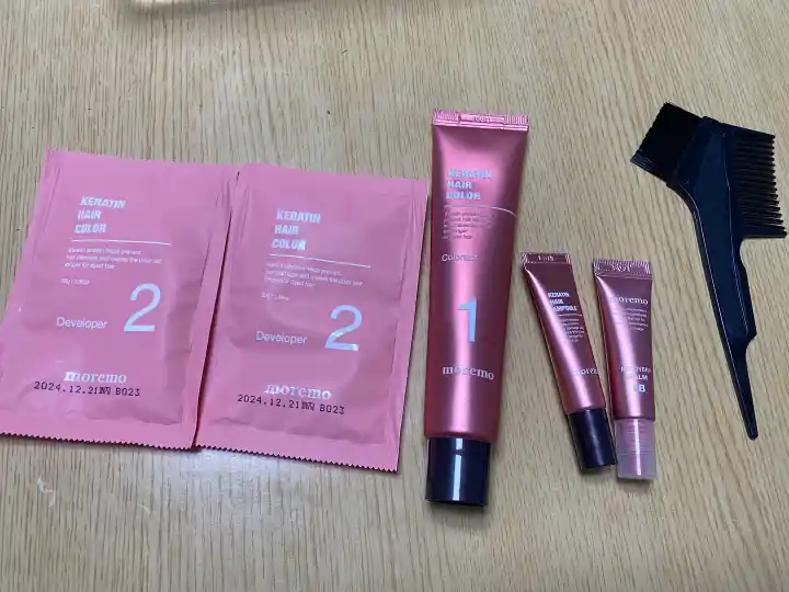 모레모-염색약-구성품-케라틴헤어앰플-리커버리밥비-염색제1-2-빗