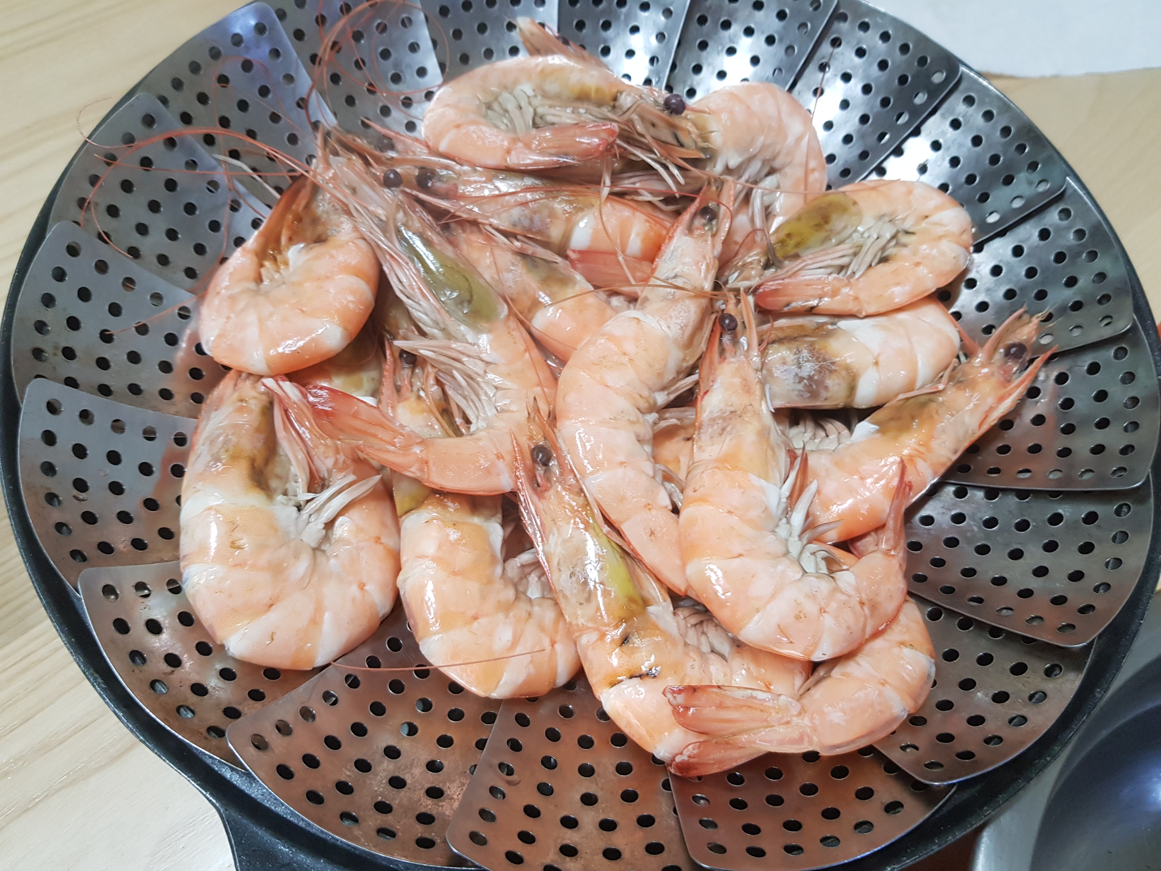  가을제철 영양가득 생새우 찌기와 보관방법