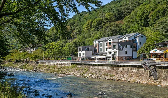 지리산뱀사골리움펜션