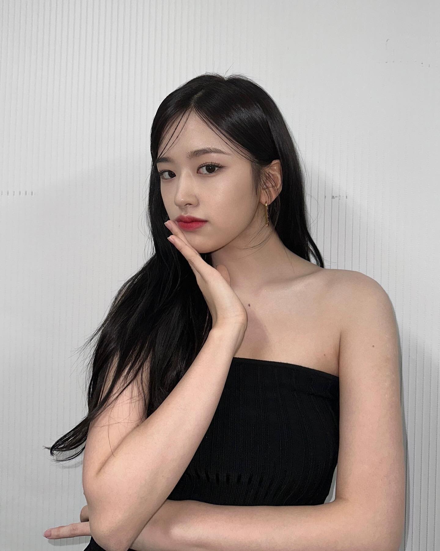  아이브 유진 인스타그램 사진 2212 블랙드레스