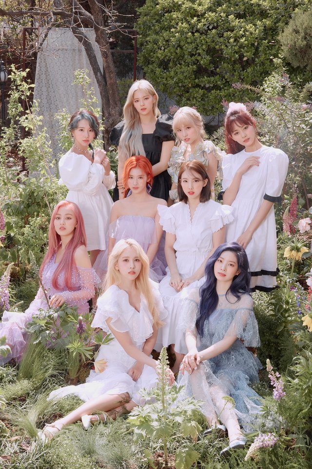  트와이스 표절 컴백하자마자 모어앤모어 MORE & MORE MV