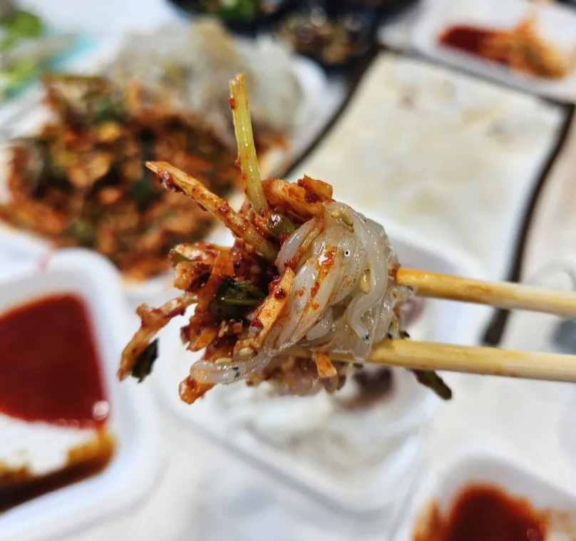 당진 장고항 실치회 수산물유통센터 봄 제철 음식 현지 맛집
