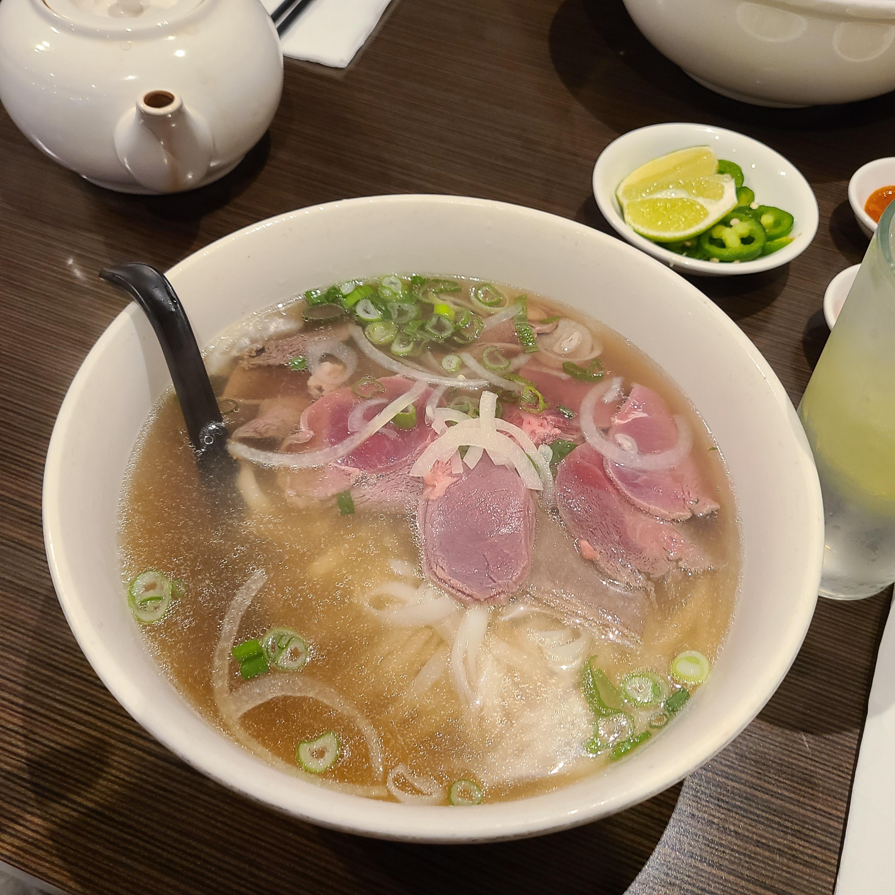 20번 (Rare Beef Noodle Soup with Filet Mignon)