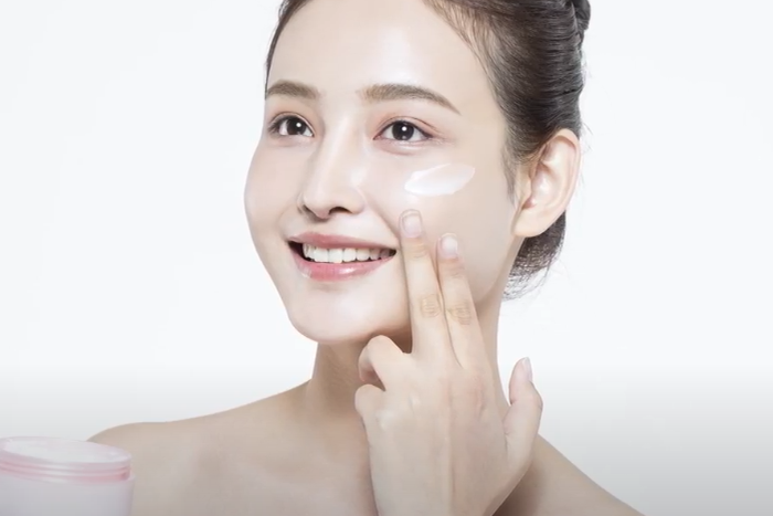 깨끗하고 맑은 피부, 이제 가능해요! 기미 &amp; 잡티 제거 꿀팁: 홈 케어부터 시술까지 2024 최신 정보 총정리! (Feat. 미백)