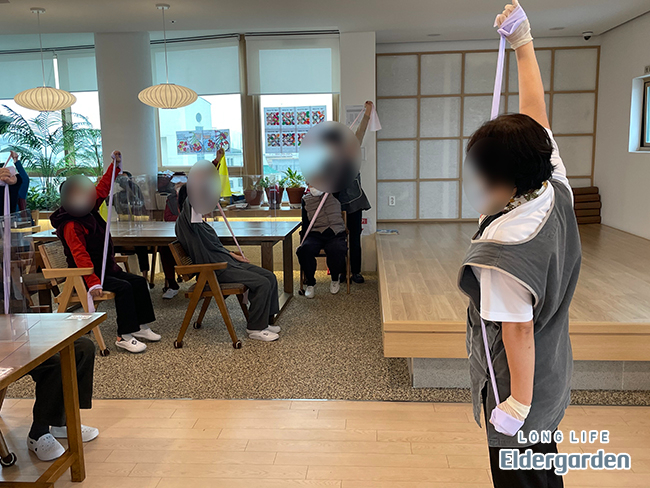 추천 기구 레크레이션 (세라밴드) 강동 데이케어센터 어르신 실내운동 6