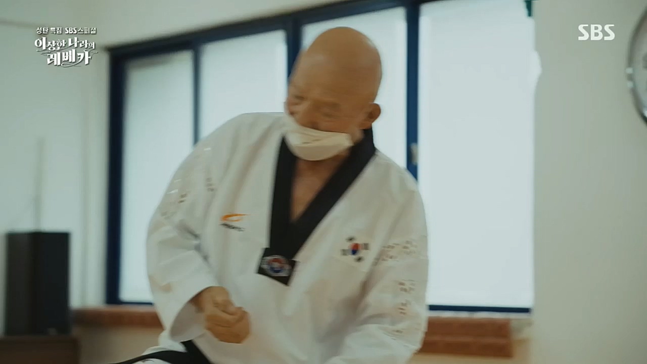 SBS 스페셜.E648.221226p.H264-F1RST.mp4_20221231_190933.650.jpg