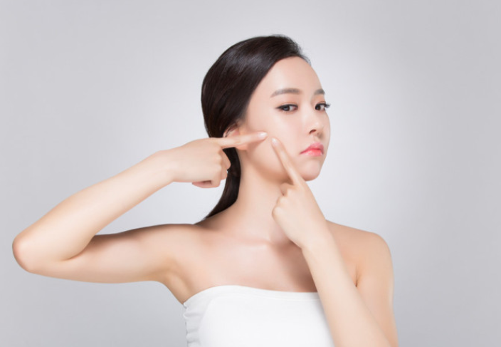  여드름에 좋은 음식과 나쁜 음식을 알아봅시다.