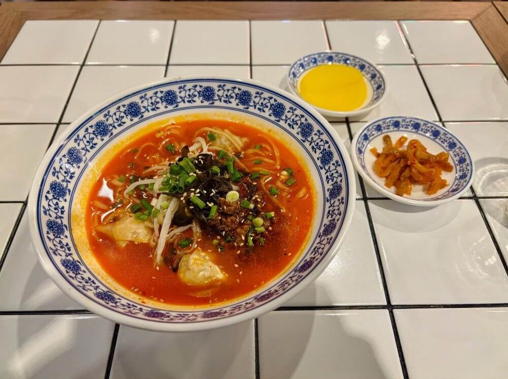 빠오즈푸 가산점 매운훈둔면