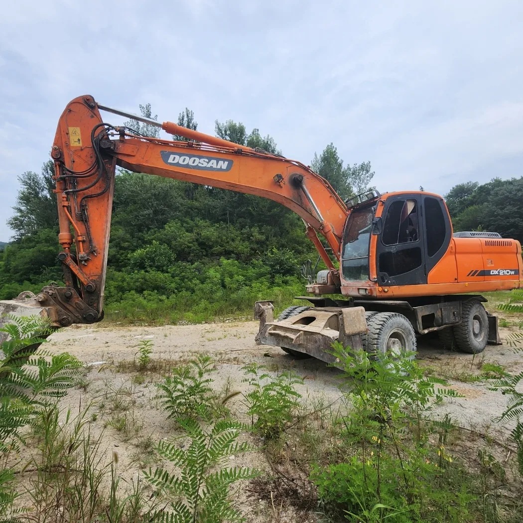  두산 DX210W 2008년식 3800만원 판매합니다.