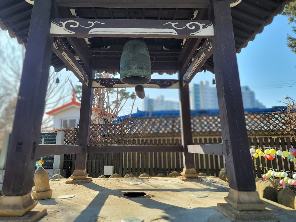 식민지배 아픔을 느낄 수 있는 동국사 16