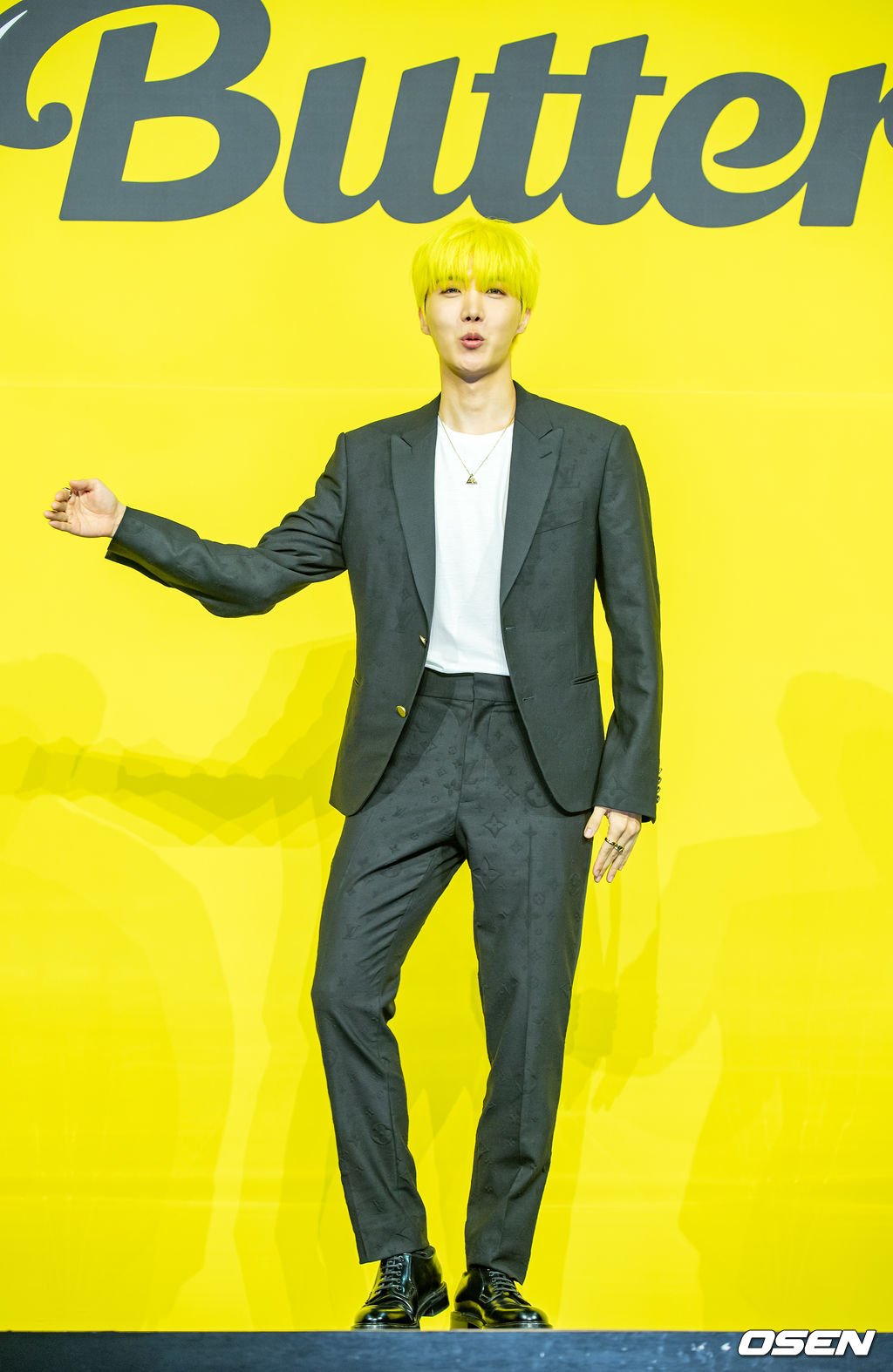  방탄소년단(BTS) 제이홉,'포토타임 중 화려한 로봇 춤'