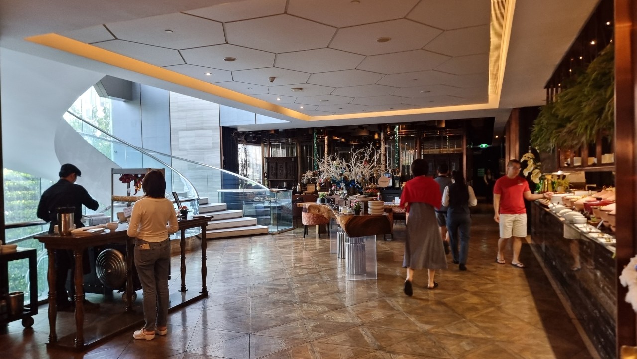 힐튼 스쿰빗 방콕 호텔 조식당