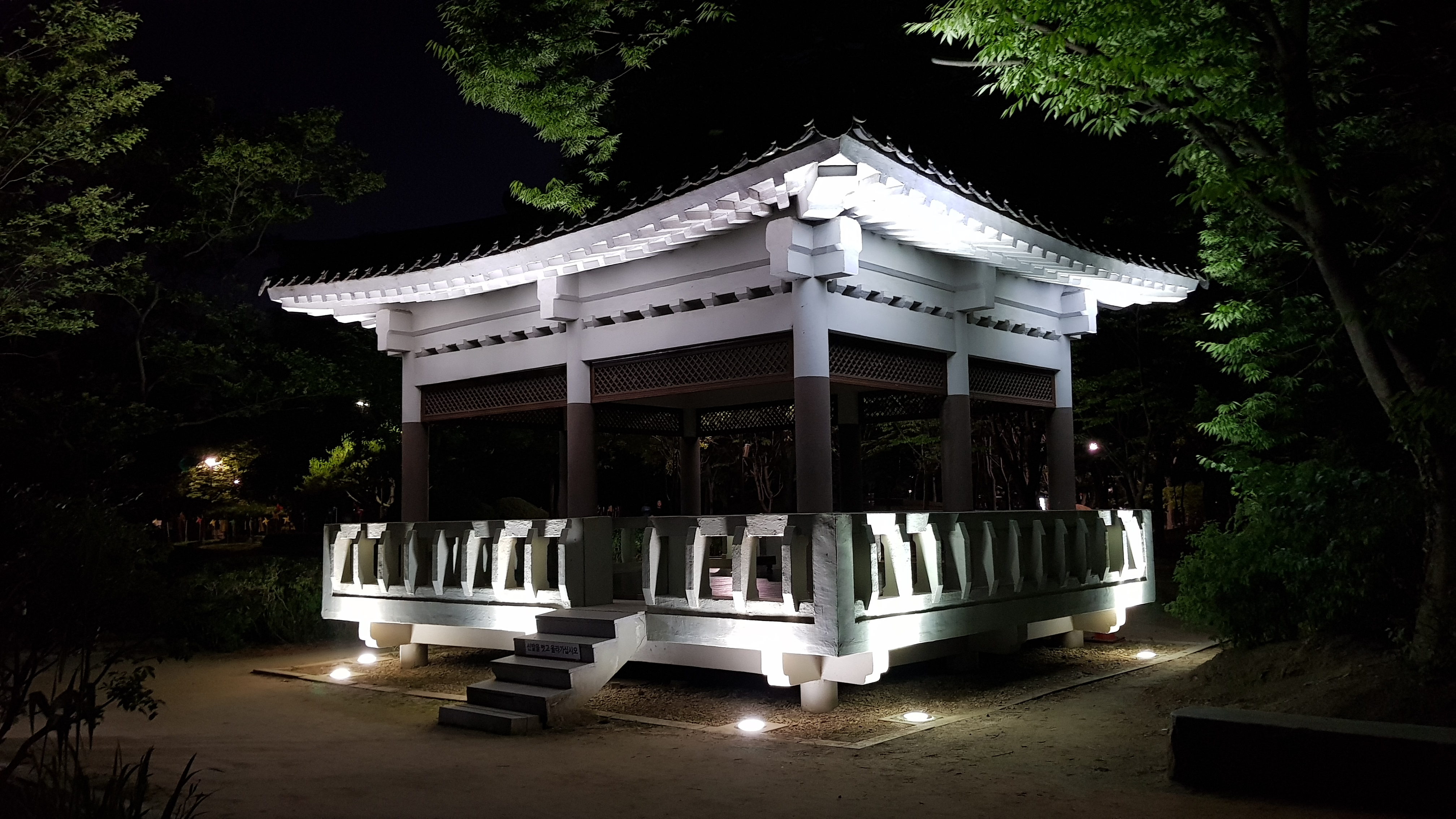 풍월정의 뒤