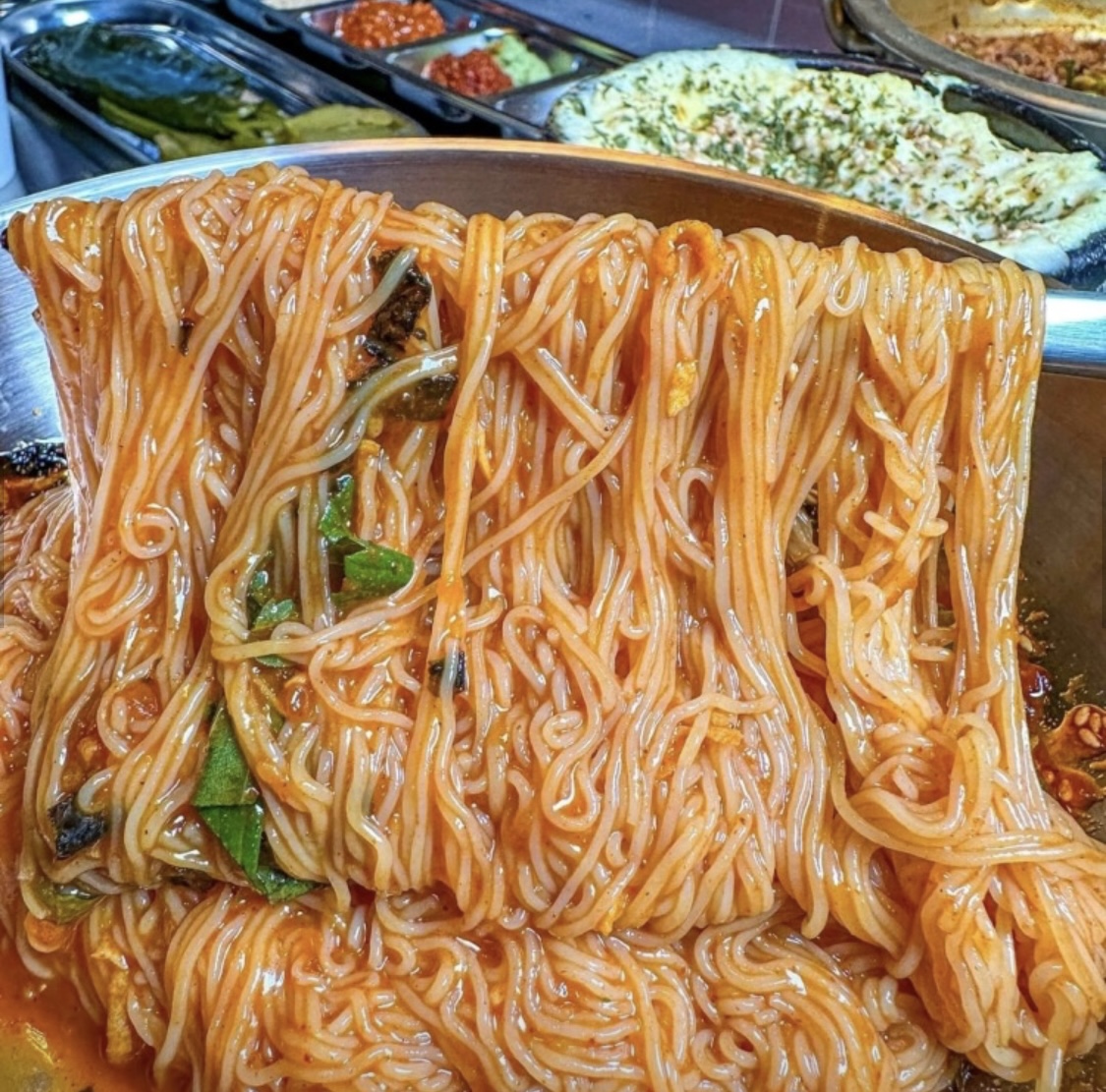 심돈 비빔밀면