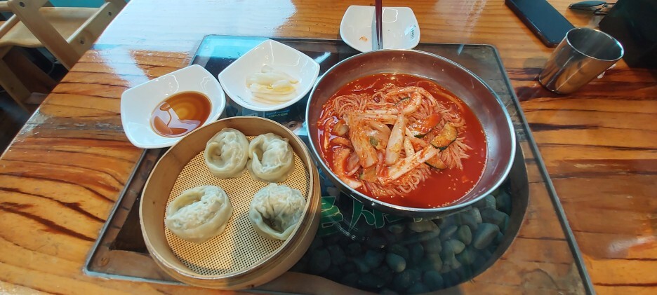  망향 비빔국수 - 어느 지점을 방문해도 똑같은 맛!!