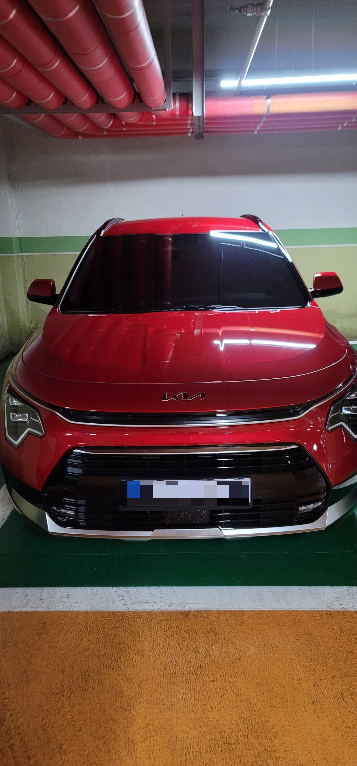 정면 앰블럼 부착 후 사진
