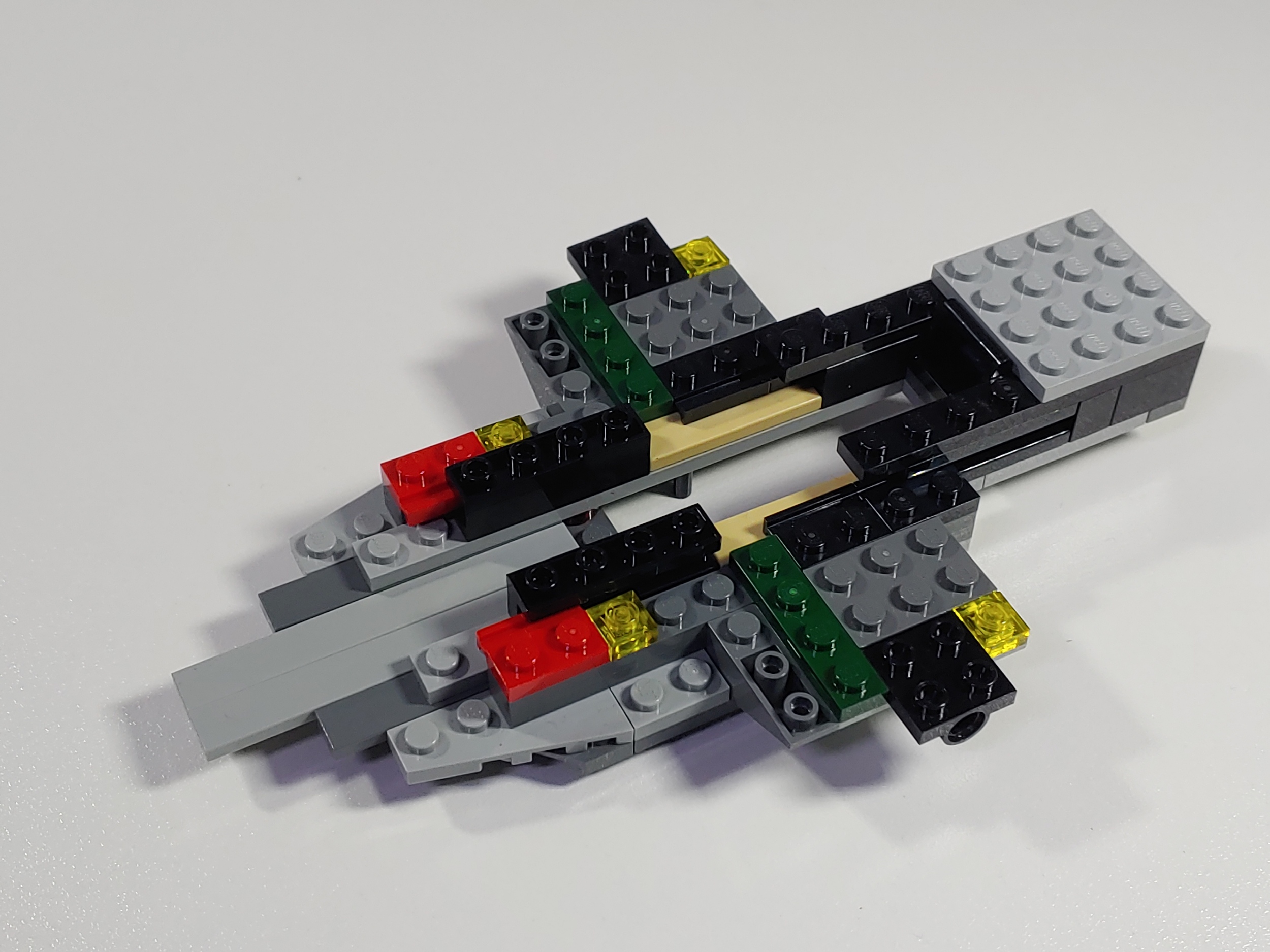 레고 75150 - A-윙 스타파이터 - 기체 중심부를 올린 모습