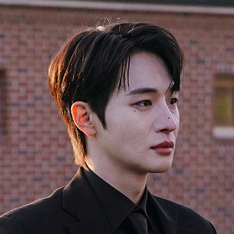 성스러운 아이돌