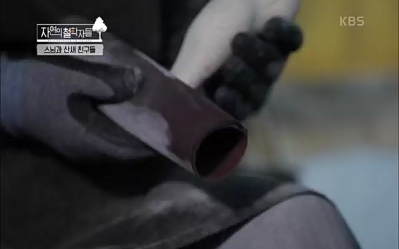 [3회] 자연의 철학자들 - KBS새처럼 살고 싶어라] 자연이라는 위대한 법당에서 숲의 울림, 새들의 소리를 들으며 깨달음을 얻은 도연 스님.ts_20220320_153552.464.jpg