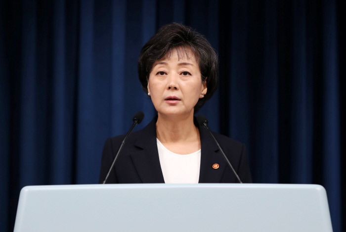  박순애 "교육청과 논의 안했다"..일방적 학제개편 논란