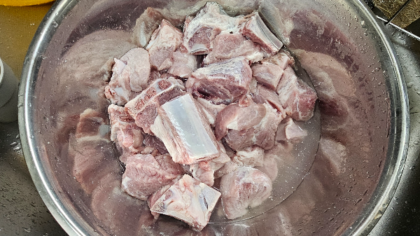 핏물 뺀 돼지갈비