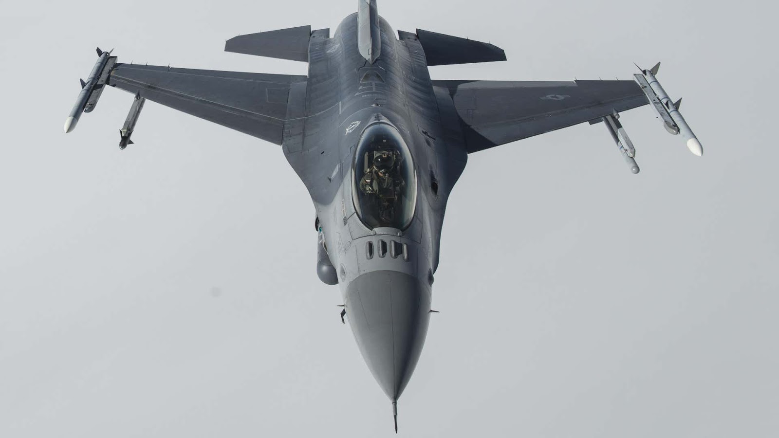 미 공군의 F-16C Viper 전투기
