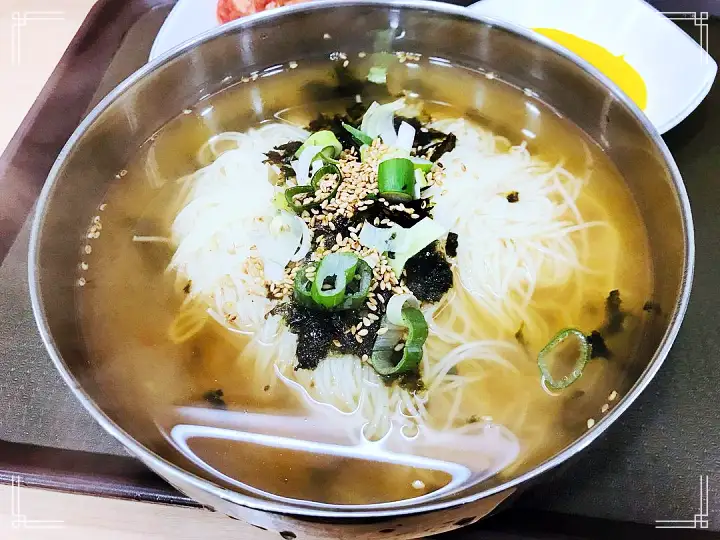 진심 가득 건강 담은 맛 망원시장 망원 맛집 추천 생방송투데이 멸치국수 잔치국수 비빔국수 오늘방송 인생분식 맛집