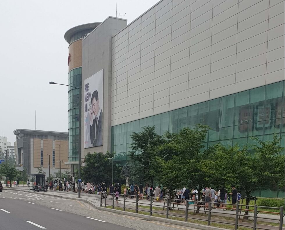 대형마트_오픈전_포켓몬빵_대기줄