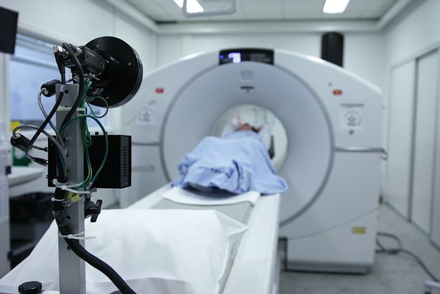 두통을 진단하기 위해 자기공명영상촬영MRI