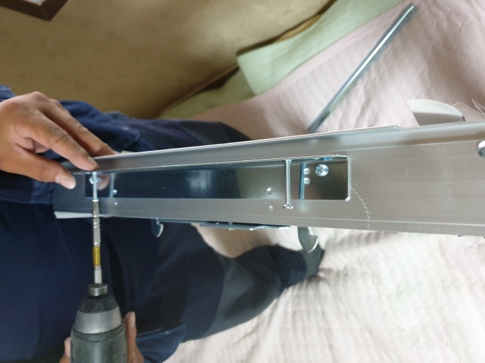 창문형 에어컨 설치 방법