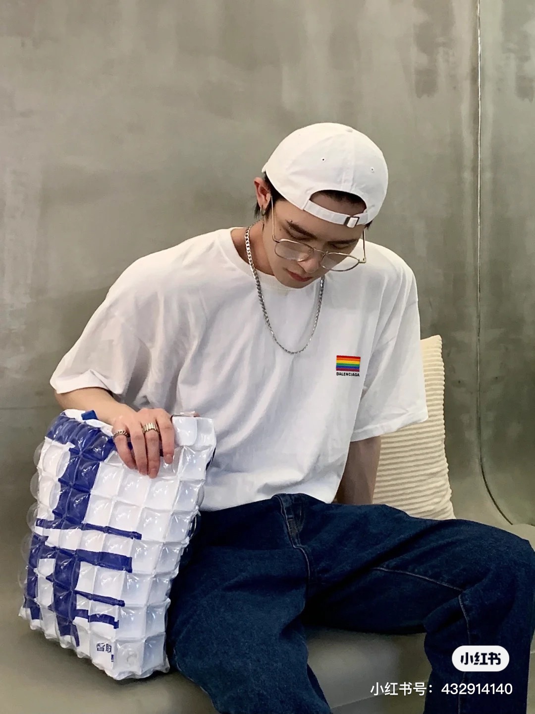  [BALENCIAGA] 발렌시아가 LGBTQ 반팔 티셔츠 651795 TLVE5 9040