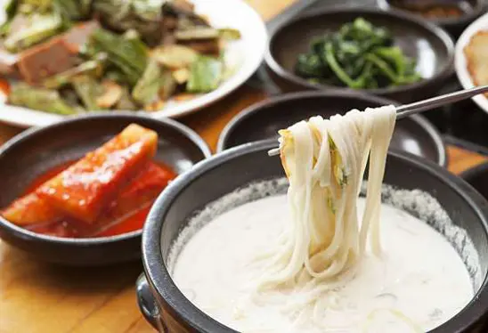 가마솥 사골 손칼국수