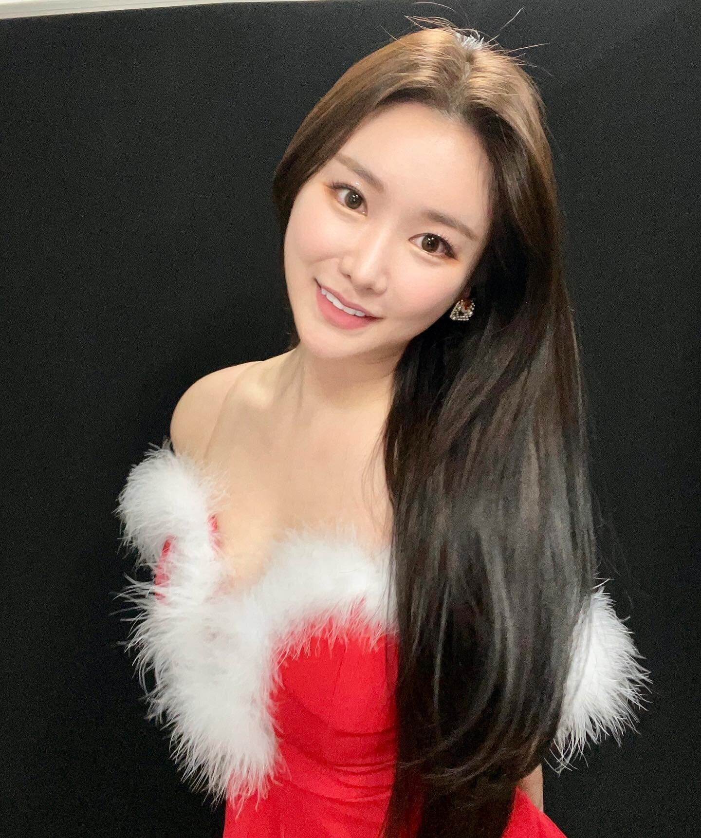  브레이브걸스 민영 산타걸 인스타그램 사진