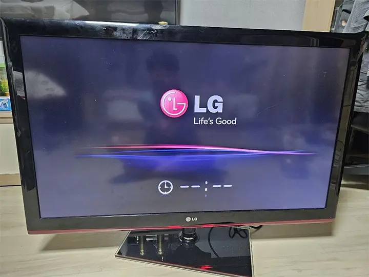 오래된 LG TV 스탠드 분리 방법