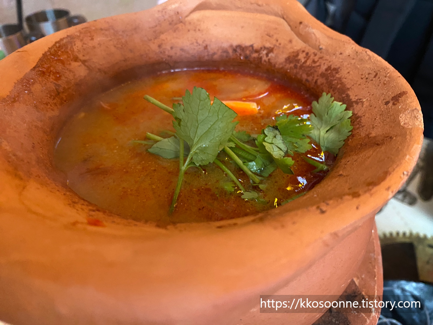 돼지고기덮밥(CƠM SƯỜN)