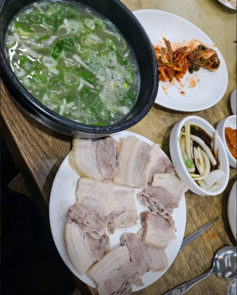 본전돼지국밥 메뉴 이미지